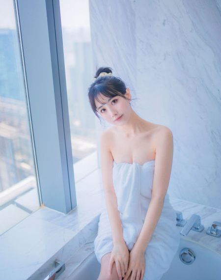 亚洲精品国产情侣V在线_高清版日韩电影在线