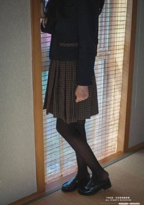 跪趴床边被主人打光屁_云播放粤语日本成人在线